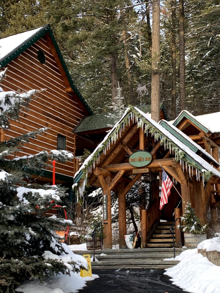 Travel With Me | Winter in Whitefish, Montana | EverydayAccountsBlog.com